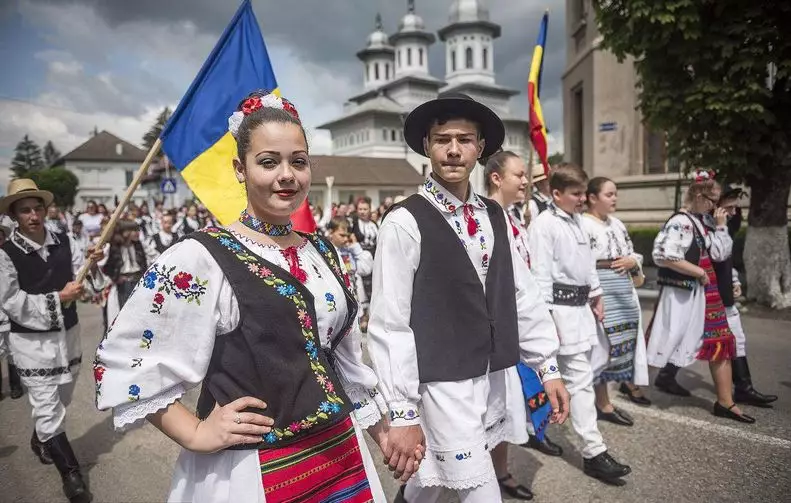 罗马尼亚国庆日探访吸血鬼之乡
