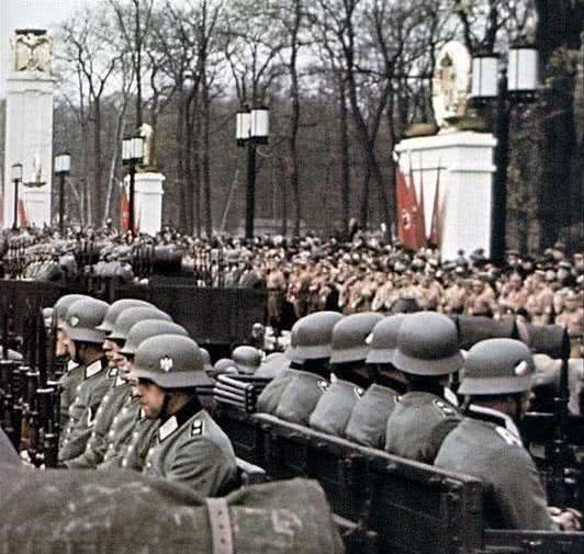 二战真实彩色老照片,战场上的德军,都是罕见的彩色照片