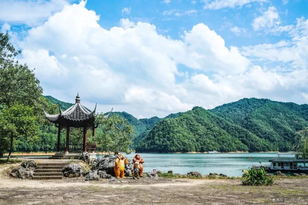 建德山川毓秀,旅游资源丰富 是中国首批公布的重点风景名胜区之一