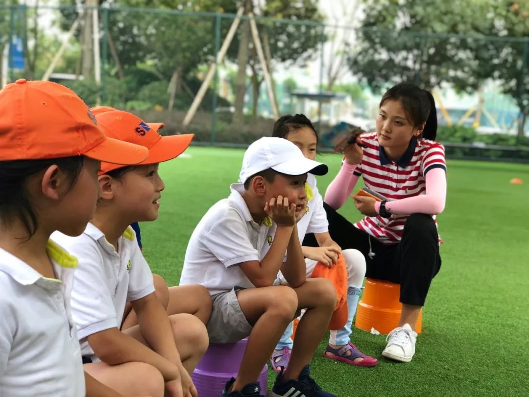 视频教学青少年学习高尔夫应注意的关键问题