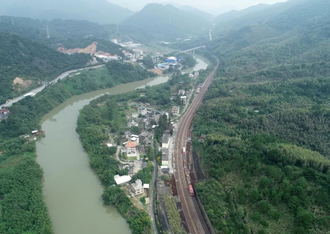 漳平市人口有多少_地下空间 学校操场(2)