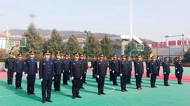 据悉,此次黄陵城管执法队伍军事训练,是落实'强基础,转作风,树形象'