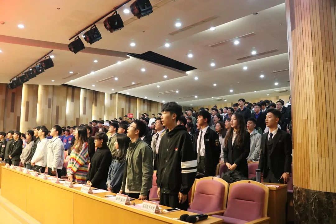 奏唱《中国共青团团歌》夏一逸潘森凯吴一姚吴悠扬李峻帆江雨静柯一越