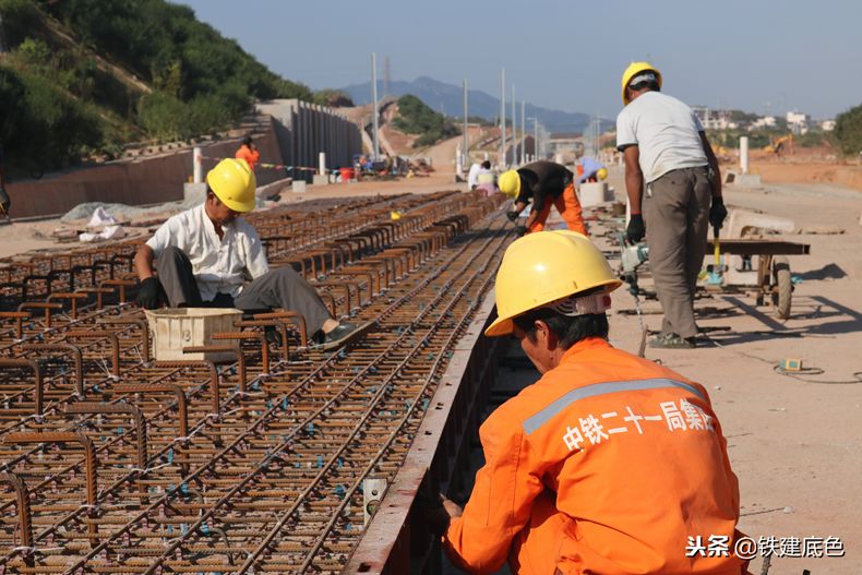 昌赣高铁新进展:赣州境内底座板完成79%,年底具备铺轨