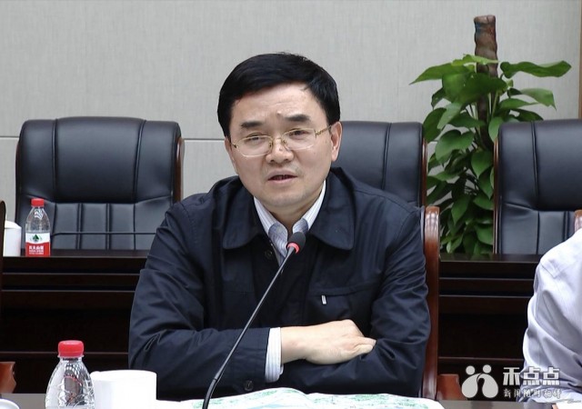 上海铁路局集团党委书记,董事长侯文玉对嘉兴代表团一行的到来表示