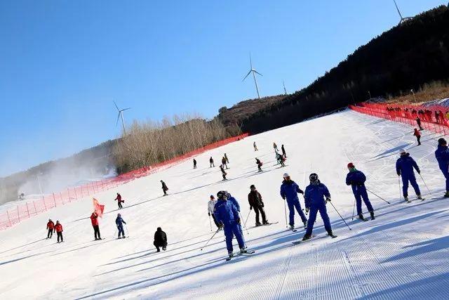 奥悦(碾子山)国际滑雪场首滑欢乐来袭!碾子山开启冬季