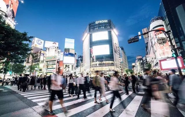 日本东京容纳了全日本三分之一的人口.