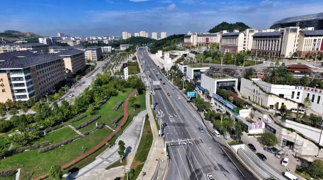 智慧管理 生活舒适"周末从贵阳市返回贵安新区花溪大学城,就算回来