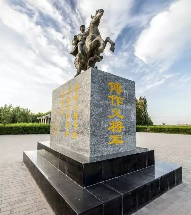 纪念园由城门,抗战纪念馆,烈士陵园区,历史风貌区等景点组成,是传承