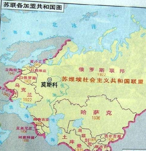 美国经济总量和俄罗斯_俄罗斯经济分布图(3)