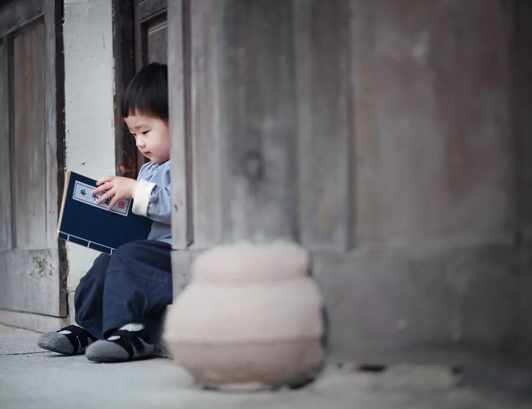 请告诉孩子:不读书,换来的是一生的底层!家长也读读