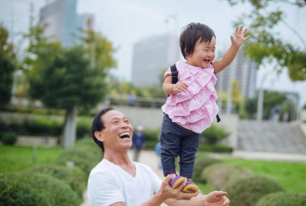 這三種老人非常適合帶孩子，父母們就放一百個心吧！ 親子 第3張