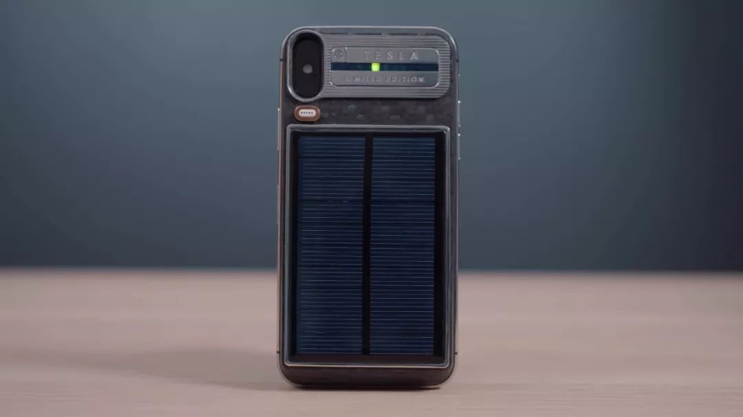 三万一台的特斯拉iphone x来了,还能太阳能充电