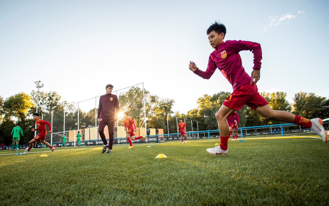 西甲联盟与中国足协在马德里成立永久性青训中