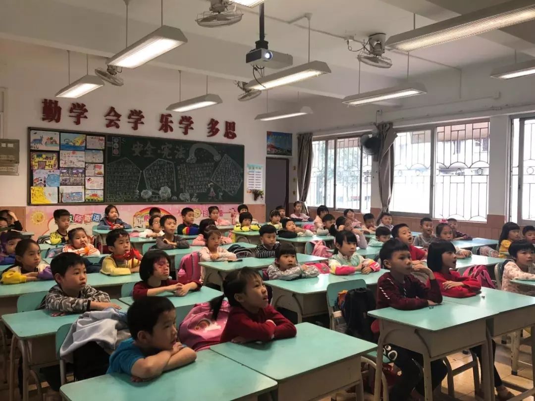 鸿业小学二年级家长进课堂——小学生安全教育讲座