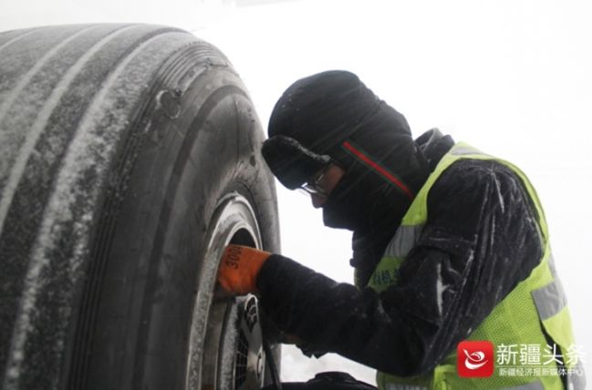 天哪 | 乌鲁木齐市气象台发布暴雪黄色预警!