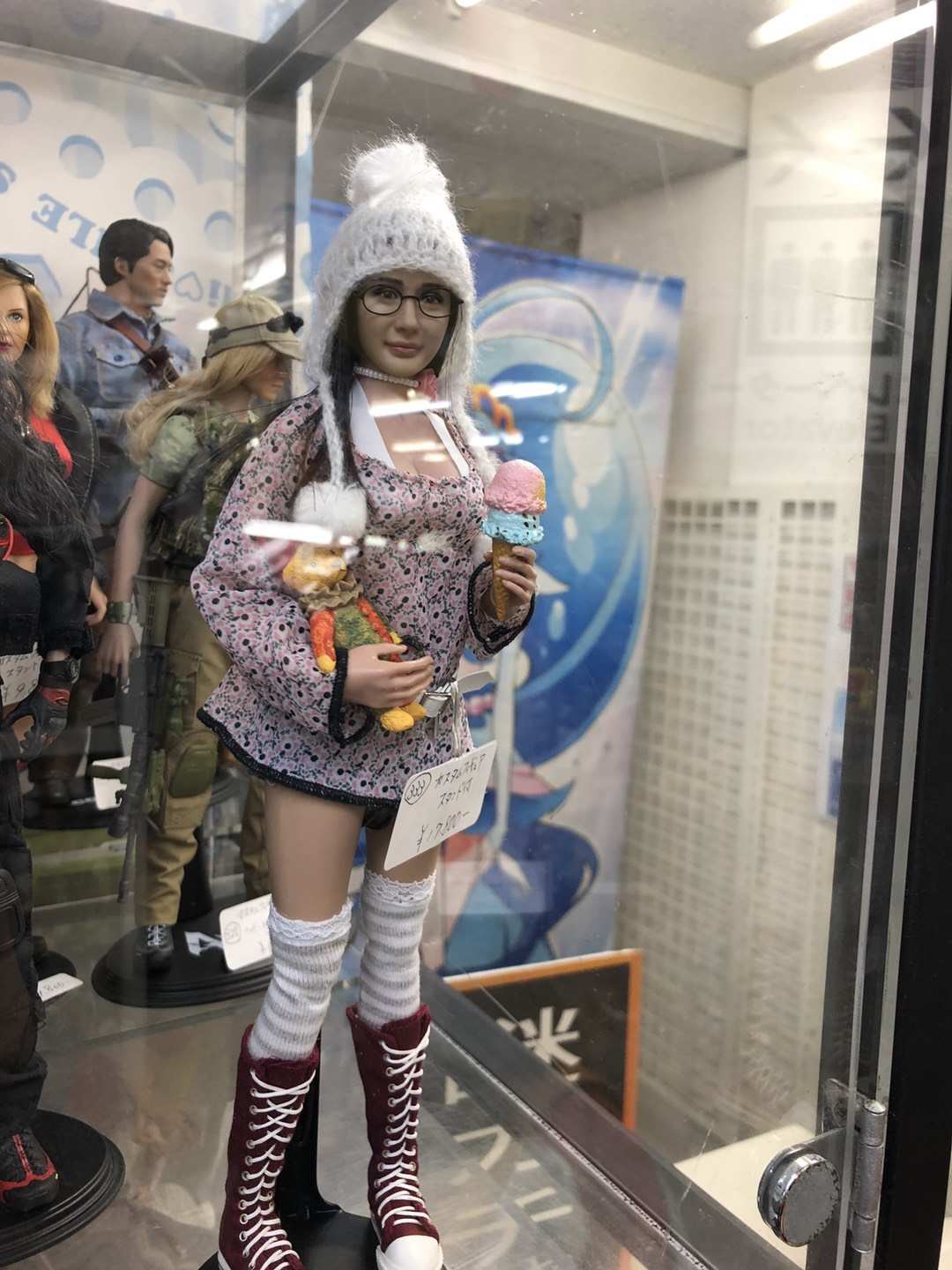 日本出售楊冪仿真人玩偶，粉絲們對楊冪的造型表示抗議！ 娛樂 第1張