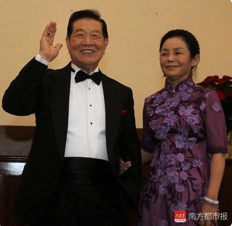 互画钻戒好友证婚80岁神探李昌钰与62岁扬州女企业家完婚