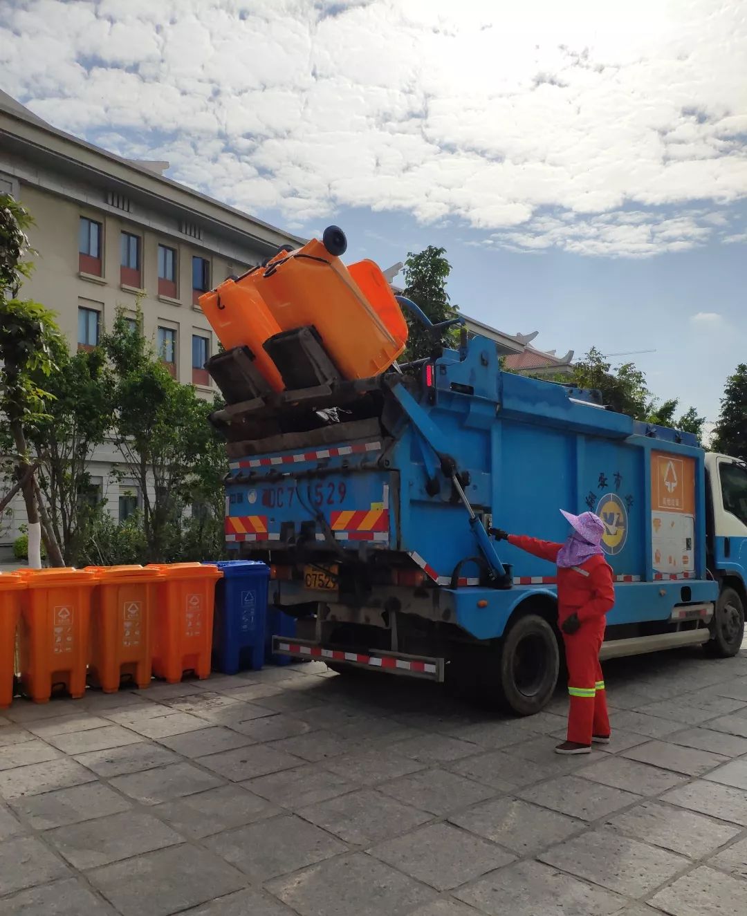 今天,你分类了吗 | 翔安校区生活垃圾分类工作全面启动