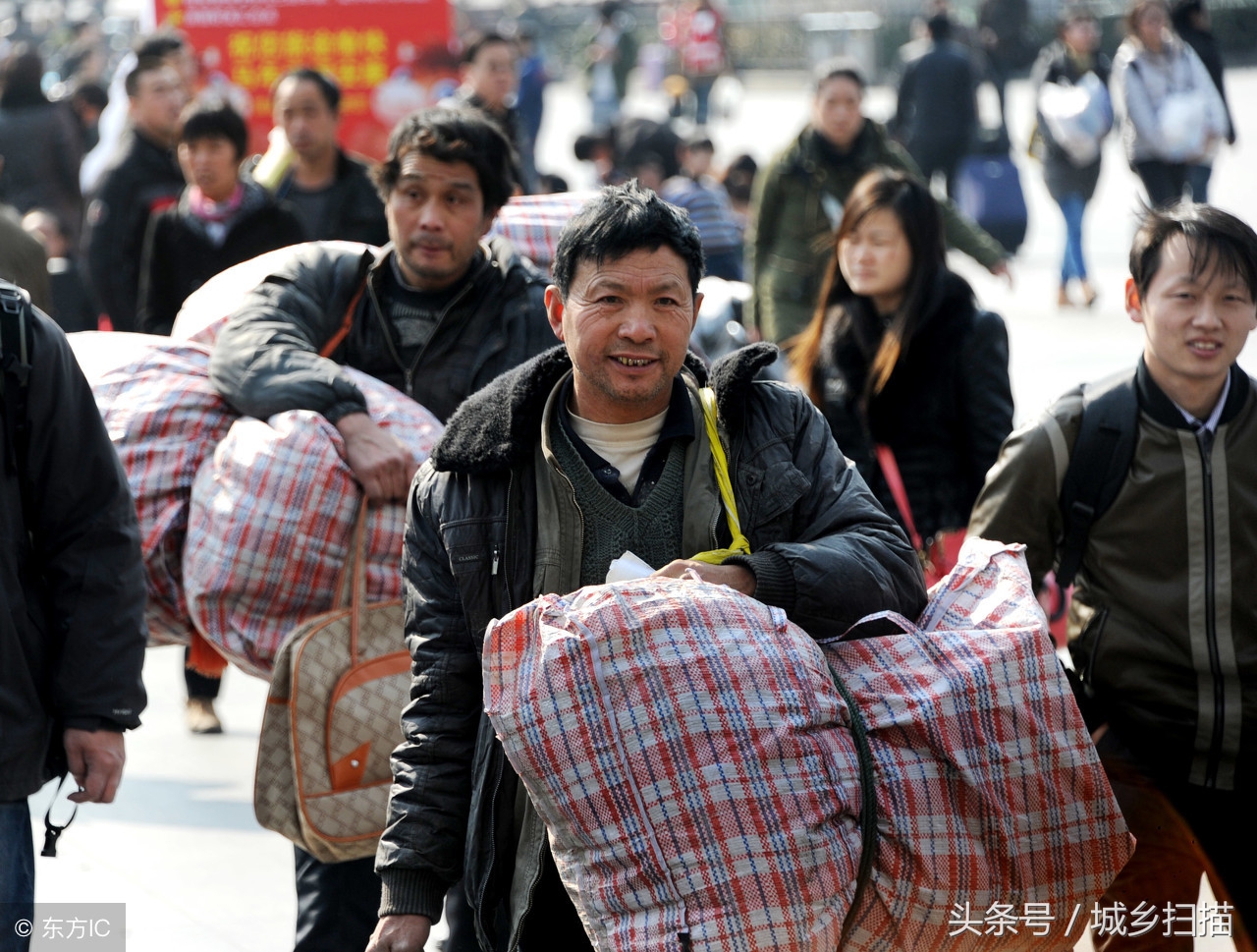 农民工那硕大的袋子里装的什么9幅图直击农民工春运旅途的劳顿