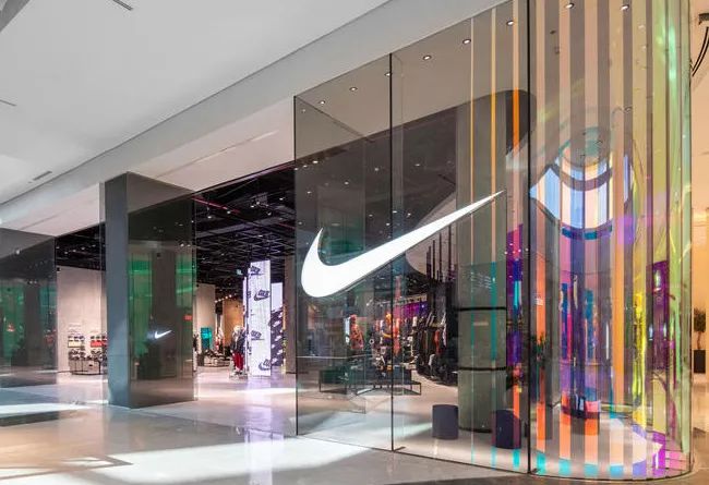 nike 又开了一家"全球最大 的新店!小编还抢到了限量单品!_迪拜