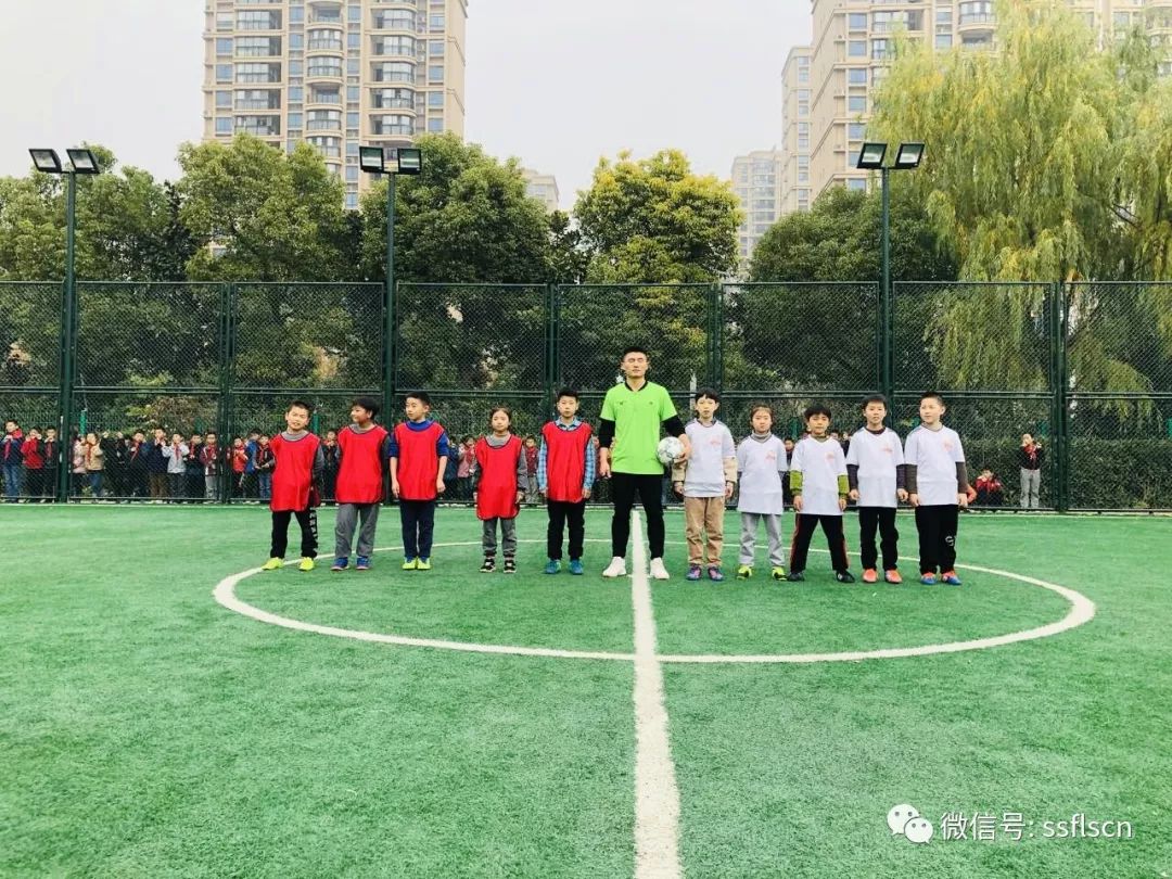 绿茵场上展身手足球比赛扣心弦记宿迁市苏州外国语学校第三届体育心理