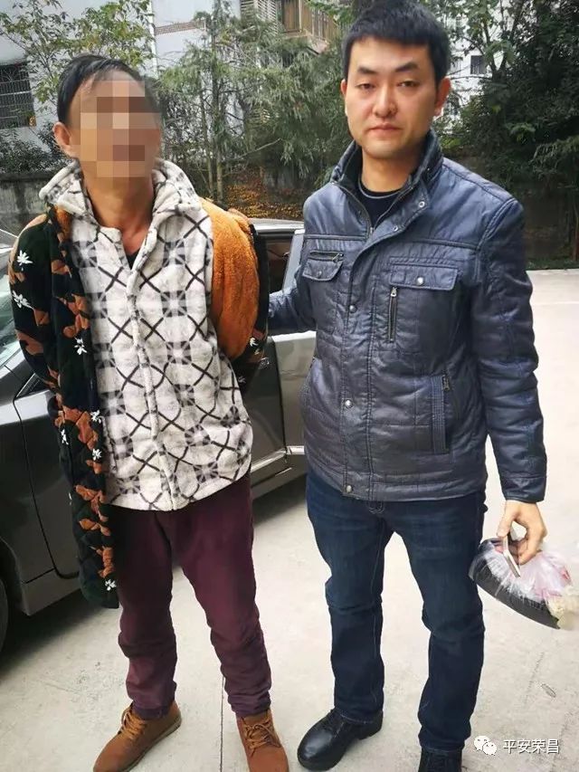 荣昌:抓获一名手机扒窃嫌疑人