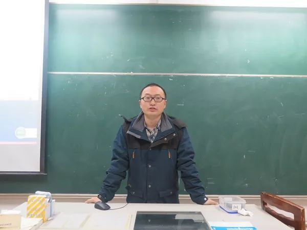 商学院分团委书记唐子俊上台发言