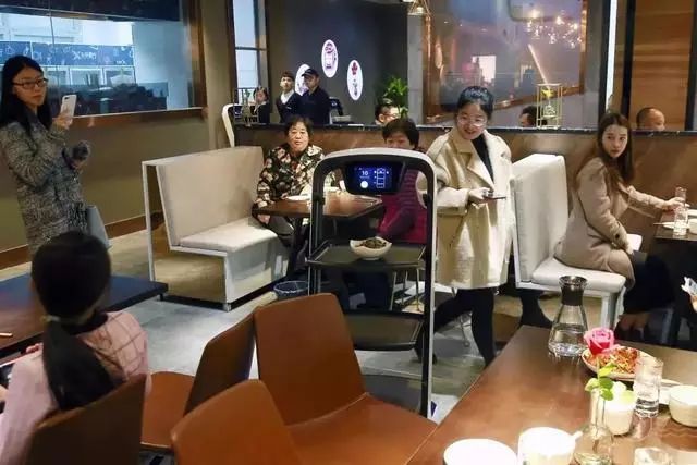 京東開了家「未來餐廳」，點菜、炒菜、傳菜全是機器人！ 生活 第10張