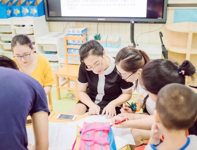 开家长会怎么穿搭学生_学生开家长会图片