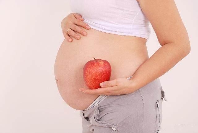 预产期在冬季的孕妇,这3样水果要常吃,分娩时能帮大忙