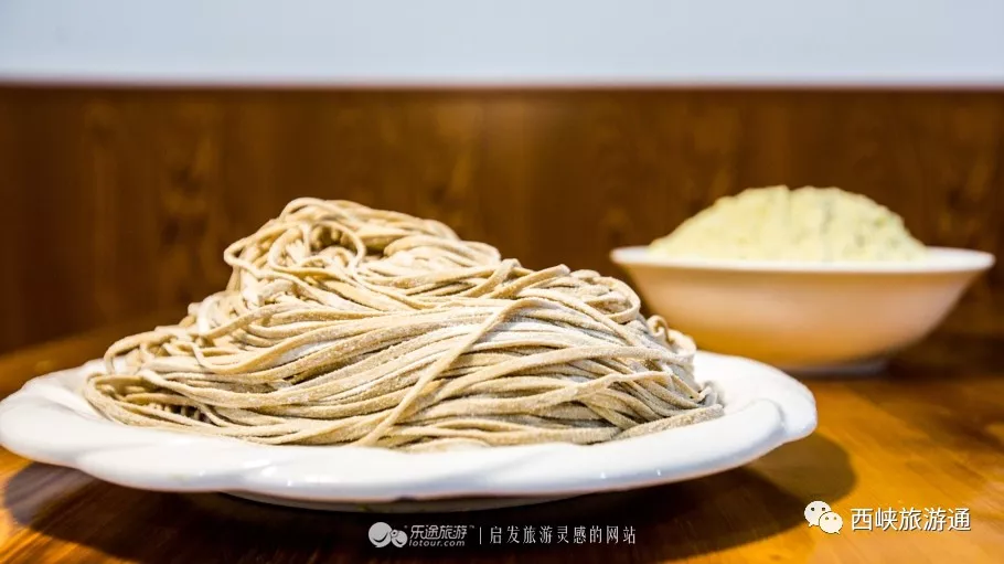 从小时候到现在, 吃过太多关于酸菜的美食, 酸菜糊汤面,酸菜炒魔芋