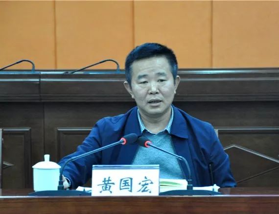 会上,龙坑街道党工委作了工作汇报;区人大常委会主任罗仕国对龙坑