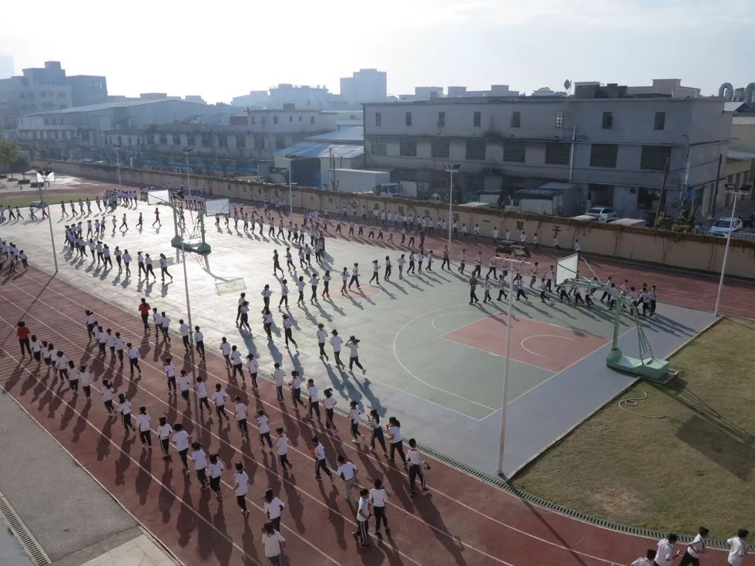 "以检查促发展—双岗小学迎来厚街镇教育教学工作检查