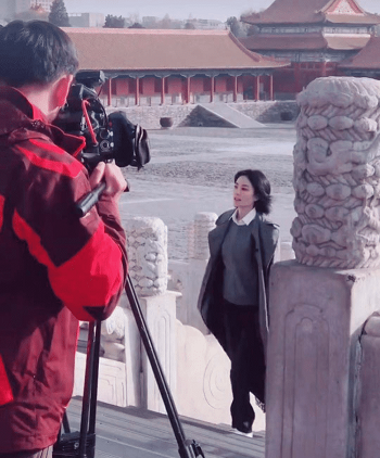 王菲和謝霆鋒分別被偶遇錄制節目，網友：一個親民一個氣場強大 娛樂 第4張