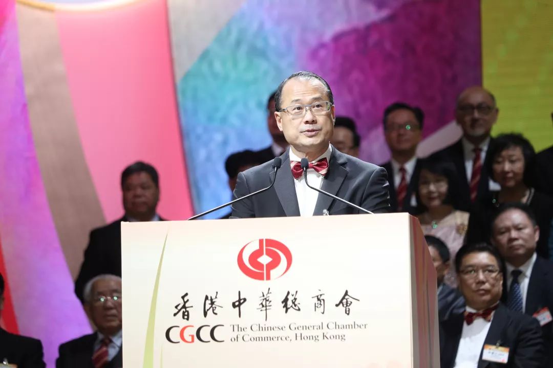 著名乡彦蔡冠深获推选第四次担任香港中华总商会会长,危伟汉丘树宏赴