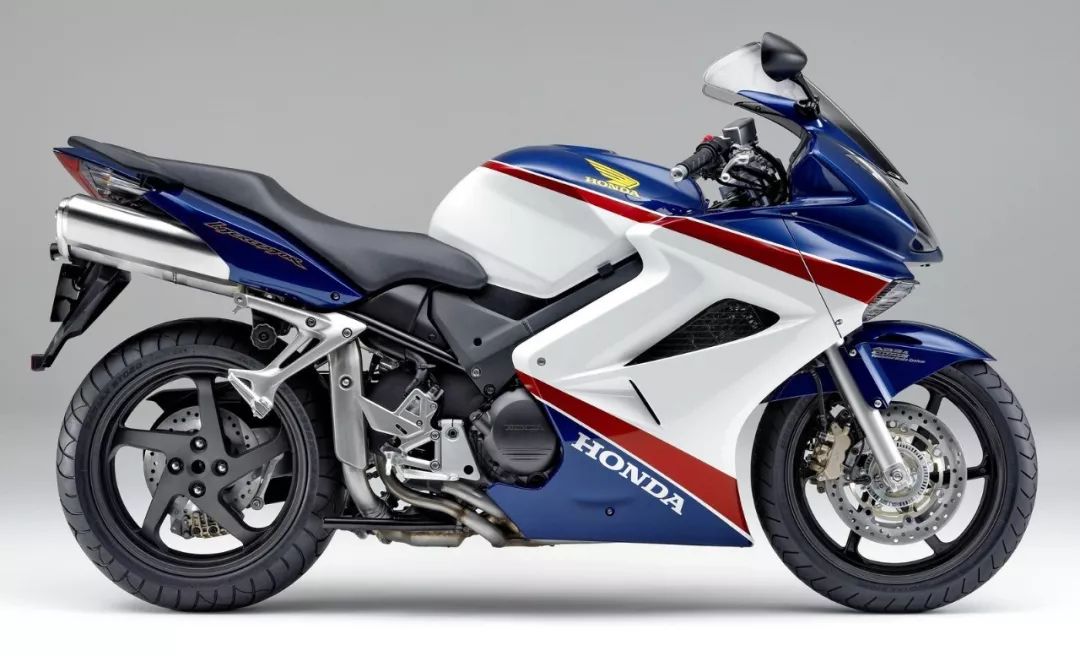 重现经典图案honda2019vfr800fvfr800x