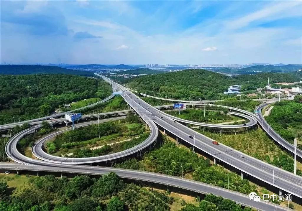 该条高速路建成后,不仅将缩短广安,平昌,通江,镇巴的距离,改善