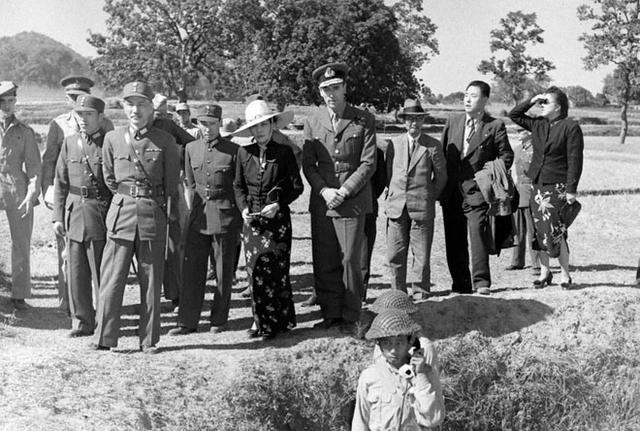 1943年,蒋介石夫妇至印度视察中国远征军 注释