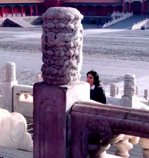 王菲錄制《國家寶藏2》，路人鏡頭下暴露了真實顏值 娛樂 第3張