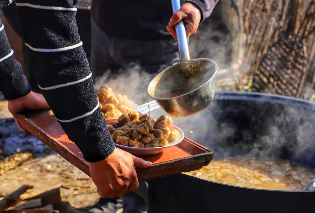 带你领略沂蒙山地道的农村喜宴!