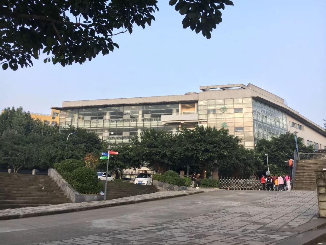 西南大学银翔实验中学