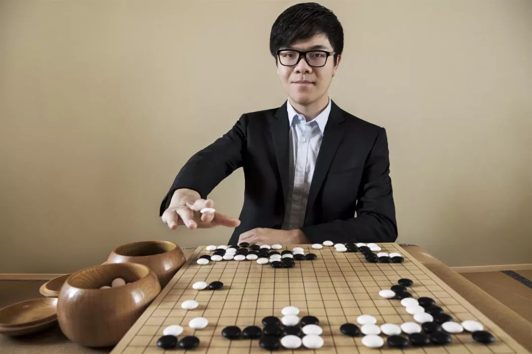 另一方是前不久回升到中国职业围棋等级分第一位的柯洁九段,五