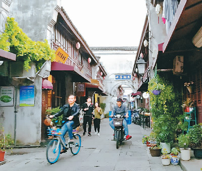 一直熟知浙江舟山群岛定海古城的东大街,中大街,西大街这几条东西相连