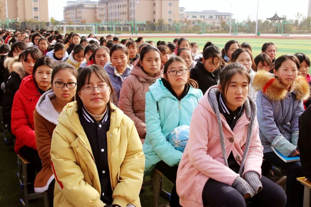 教育管理泗县一中举行高一年级期中考试表彰大会激励学生锐意进取绘就