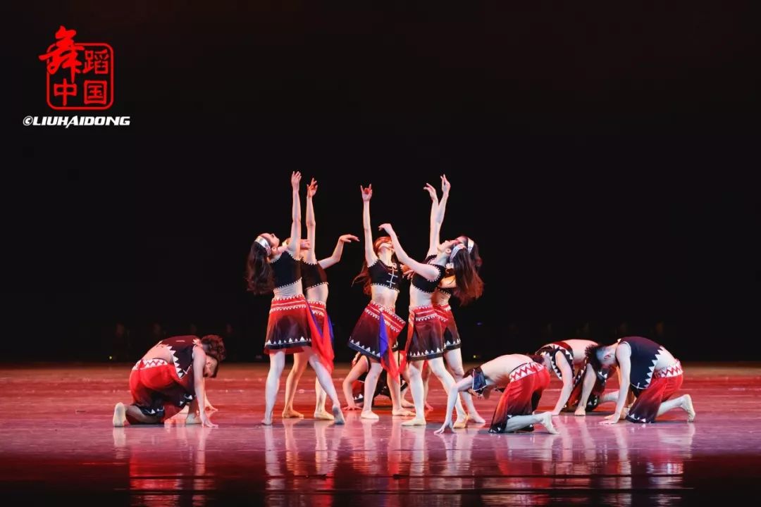 中央民族大学舞蹈学院2015级舞蹈表演毕业晚会《舞谷丰登》精彩剧照