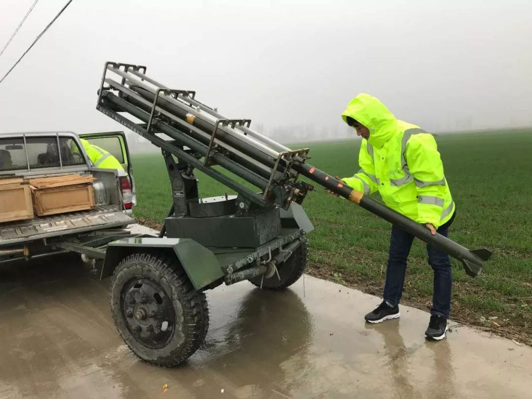 火箭升空涡阳县气象局开展人工增雨作业助力改善空气质量