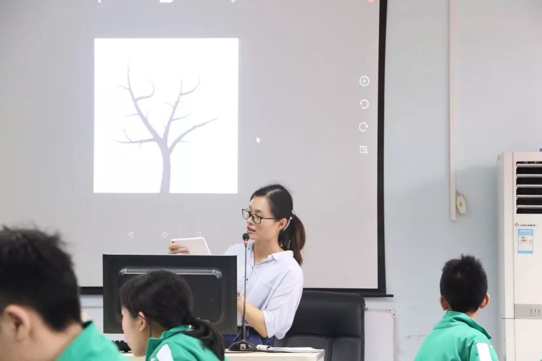 梁国驰老师上课情景陈华梅老师上课情景曹素老师上课情景"一师一优课