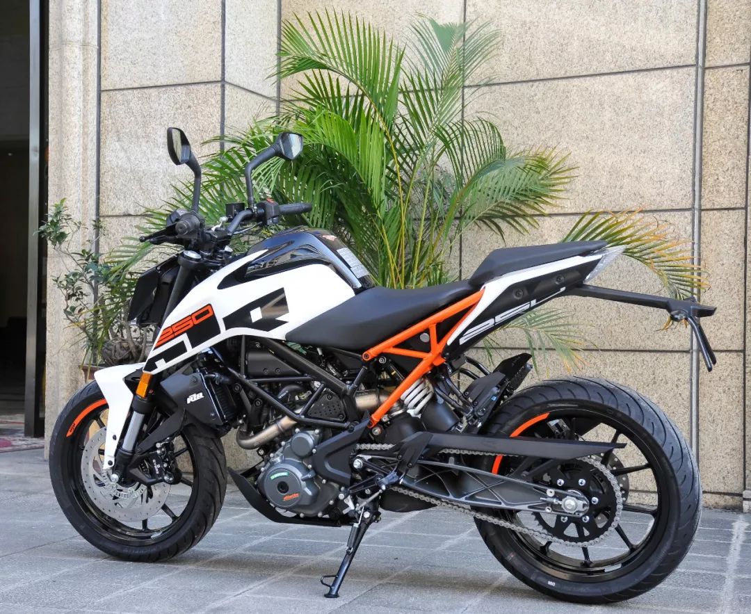 最强单缸250|小钢炮ktm 250 duke 百公里加速7.1秒