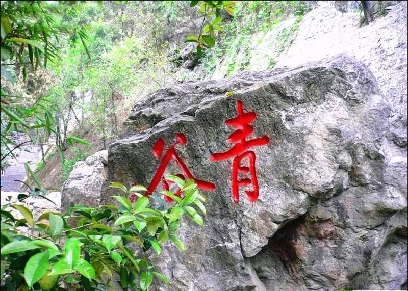 龙门石窟描写石像